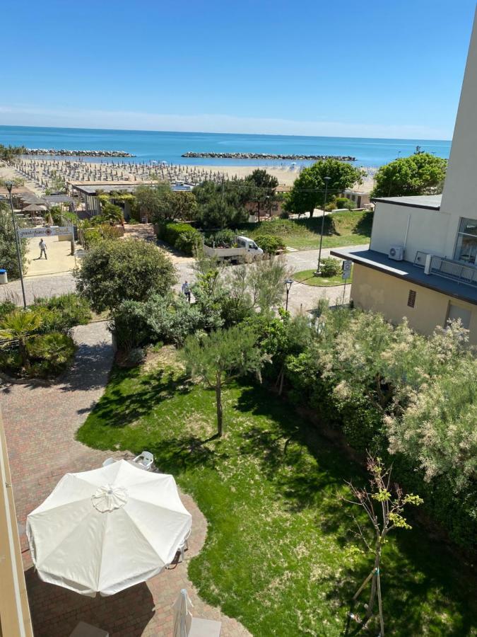 Hotel Astor Lido di Classe Exterior foto