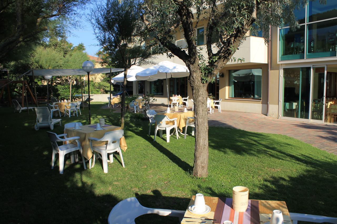 Hotel Astor Lido di Classe Exterior foto